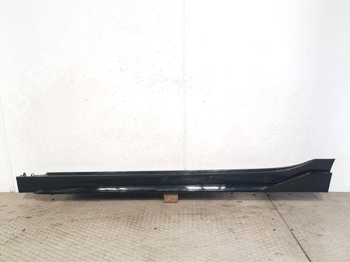 Venstre sidekjole BMW 1 (F40) 118 d (150 hp) 26509335