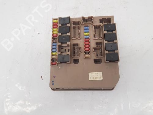 Used Fuse box Fuse box RENAULT CLIO III (BR0/1, CR0/1) 1.4 16V (98 hp) 35934186 35934186