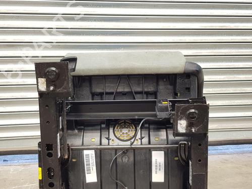 Right front seat FORD FOCUS II (DA_, HCP, DP) 2.5 RS | BP27864281C16