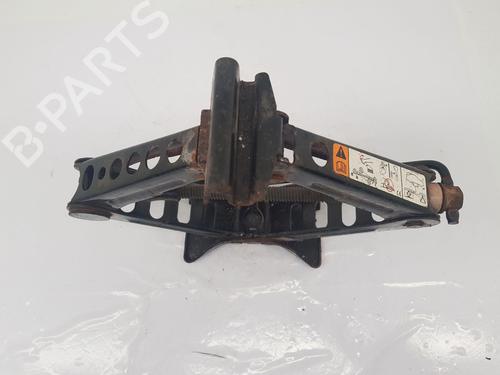 jack-kit-ford-focus-iii-2010-2011-2012-2013-2014-2015-2016-2017-2018-2019-2020-34042809 main image