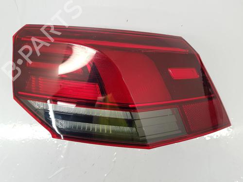 Feu arrière droit VW GOLF VIII (CD1, DA1) 2.0 TDI (150 hp) 32097840