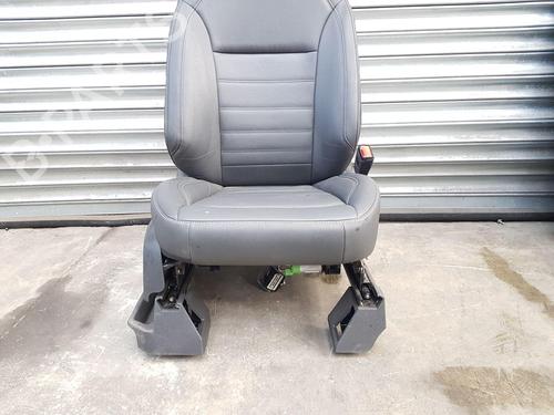 Right front seat FORD KUGA I 2.0 TDCi | BP28684152C16
