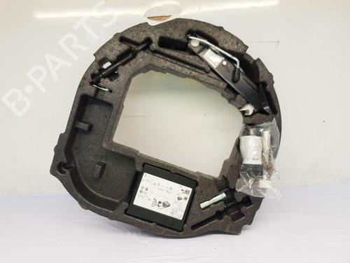 Used Jack Kit AUDI A1 Sportback (8XA, 8XF) 1.4 TFSI (125 hp) 30500213