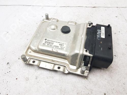 Used Engine control unit (ECU) Engine control unit (ECU) KIA RIO III (UB) 1.4 CVVT (109 hp) 33677799 33677799