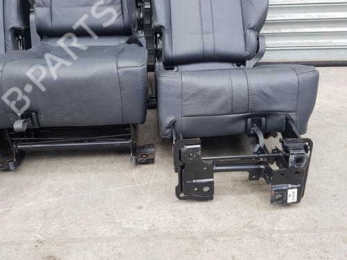 Right front seat LAND ROVER DISCOVERY IV (L319) 3.0 TD 4x4 | BP26915072C16 