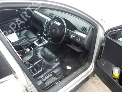 Right headlight VW PASSAT B6 Variant (3C5) 2.0 TDI 16V | BP30161501C29