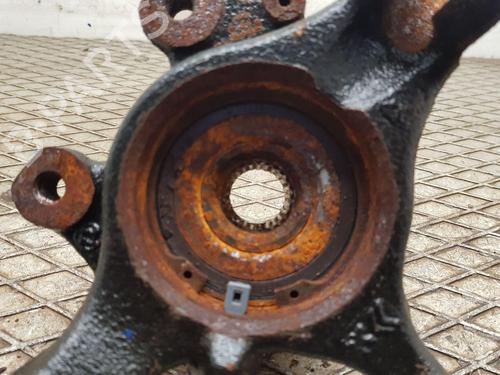 Left front steering knuckle OPEL CORSA F (P2JO) 1.2 (68) | BP30603499M25