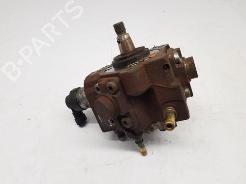 Used Fuel pump VOLVO V50 (545) 1.6 D (110 hp) 30290471