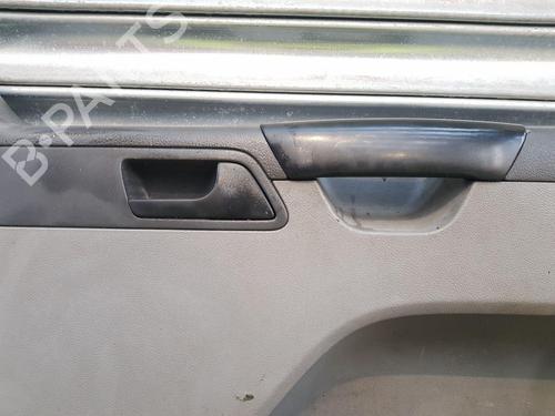 Garniture avant droite VW TRANSPORTER T5 Van (7HA, 7HH, 7EA, 7EH) 1.9 TDI | BP30471647C59 