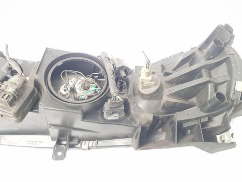 Right headlight VOLVO V70 II (285) D5 | BP24622893C29