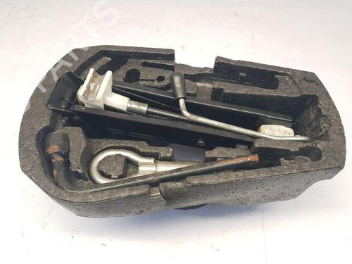 Used Jack Kit Jack Kit VW POLO V (6R1, 6C1) 1.2 TDI (75 hp) 34042745 34042745