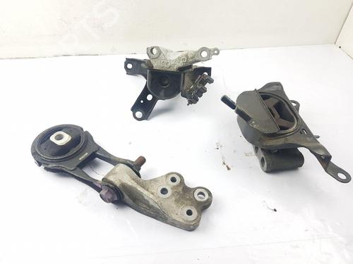 Engine mount TOYOTA COROLLA Estate (_E21_) 1.8 Hybrid (ZWE211W) | BP30764945M89 