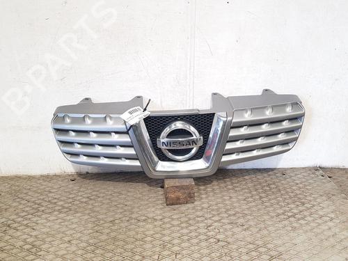 Used Grille NISSAN QASHQAI / QASHQAI +2 I (J10, NJ10, JJ10E) 2.0 dCi All-wheel Drive (150 hp) 26400927