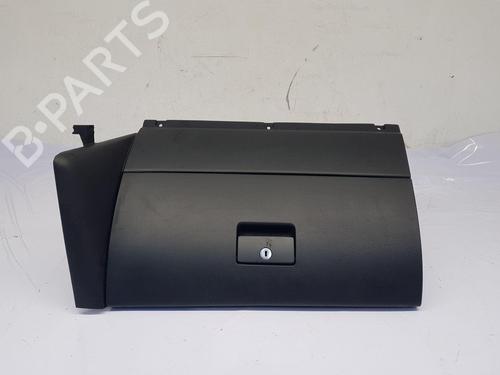 Dashboardkastje VW GOLF IV (1J1) 1.4 16V (75 hp) 31663289