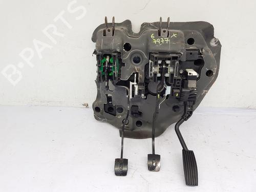Pedal VAUXHALL CORSA Mk IV (E) (X15) 1.4 (90 hp) 29641913