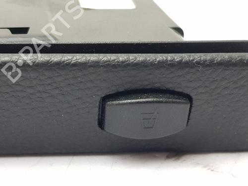 Cup/Object holder BMW 5 Touring (E61) 525 d | BP32430216I37