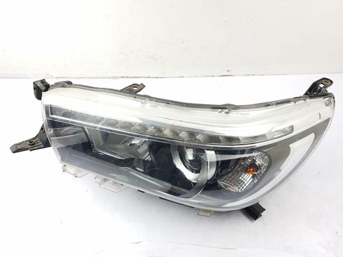 Used Left headlight TOYOTA HILUX VIII Pickup (_N1_) 2.4 D 4WD (GUN125_, GUN125R) (150 hp) 30184740