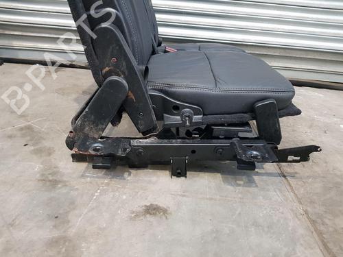 Rear seat LAND ROVER DISCOVERY IV (L319) 3.0 SDV6 4x4 | BP32198854C17