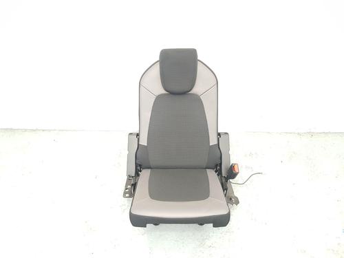 rear-seat-citroen-c4-picasso-ii-2013-37472024 main image