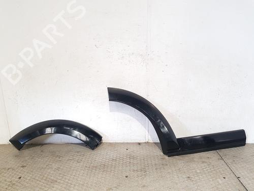Used Rear right wheel arch trim LAND ROVER DISCOVERY III (L319) 2.7 TD 4x4 (190 hp) 25883539