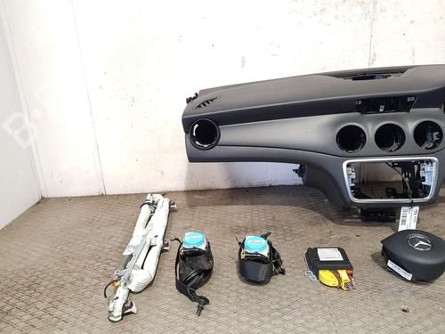 Dashboard MERCEDES-BENZ GLA-CLASS (X156) GLA 200 (156.943) | BP22658555C46 