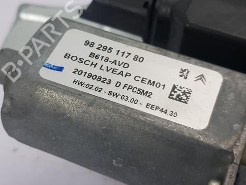 Front right window mechanism CITROËN C3 III (SX) 1.2 THP 110 (SXHNPS, SXHNZT, SXHNZ6) | BP30914825C23