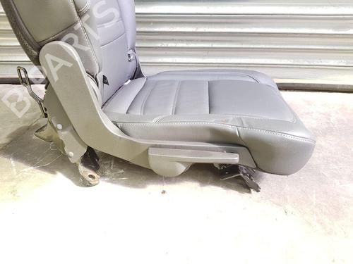 Right front seat FORD KUGA I 2.0 TDCi | BP28684152C16