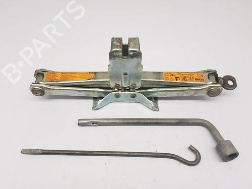 Used Jack Kit NISSAN X-TRAIL I (T30) 2.2 dCi 4x4 (136 hp) 30264388