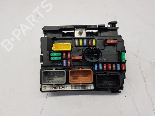 Used Fuse box Fuse box 38701715 38701715