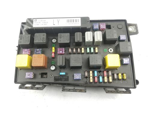Used Fuse box VAUXHALL ZAFIRA Mk II (B) (A05) 1.8 (140 hp) 29378799