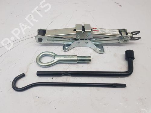 Kit pneu suplente Kit pneu suplente SUZUKI SPLASH (EX) 1.0 (A5B310) (68 hp) 36167302 36167302