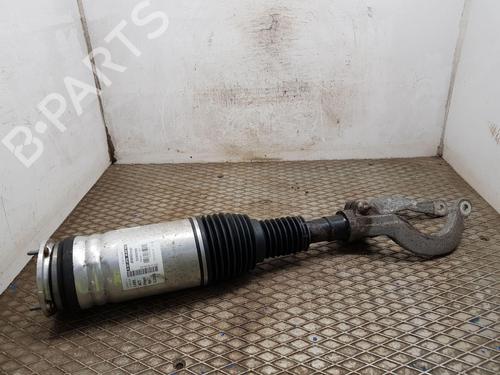 Used Right front shock absorber LAND ROVER RANGE ROVER IV (L405) 3.0 TDV6 4x4 (258 hp) 31603517