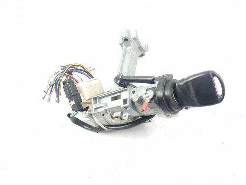 Used Ignition barrel TOYOTA HIACE V Van (TRH2__, KDH2__, LH2__, GDH2__) 2.5 D-4D (95 hp) 30402649
