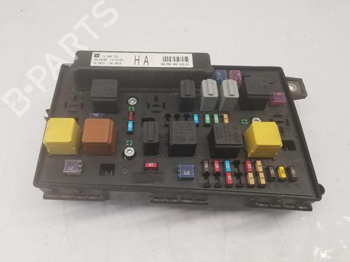 Used Fuse box Fuse box VAUXHALL ASTRA Mk V (H) (A04) 1.6 (L48) (105 hp) 40012374 40012374
