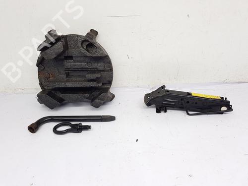 Used Jack Kit FORD FIESTA V (JH_, JD_) 1.25 16V (75 hp) 29641813