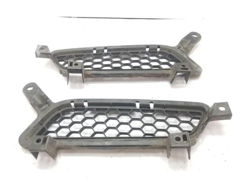 Grill MITSUBISHI LANCER VIII Sportback (CX_A) 2.0 DI-D (CX8A) (140 hp) 28066905