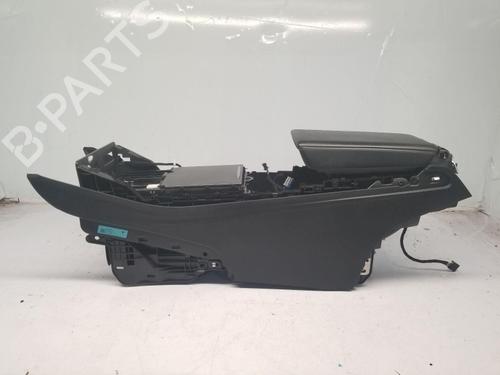 Used Armrest / Center console Armrest / Center console TESLA MODEL Y (5YJY) Long Range All-wheel Drive (514 hp) 40606477 40606477