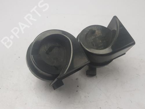 horn-tesla-model-3-5yj3-2017-34384368 main image