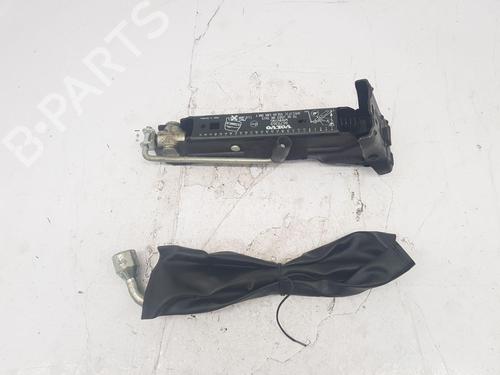 Used Jack Kit Jack Kit VOLVO V70 II (285) 2.4 (170 hp) 33559331 33559331