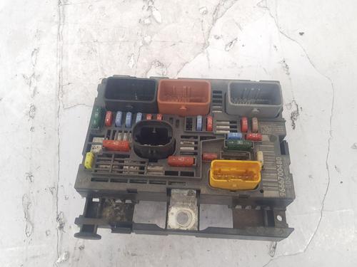 Used Fuse box Fuse box CITROËN BERLINGO MULTISPACE (B9) 1.6 HDi 90 (90 hp) 33889861 33889861
