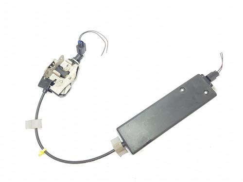 Used Tailgate lock LAND ROVER DISCOVERY III (L319) 2.7 TD 4x4 (190 hp) 26163541