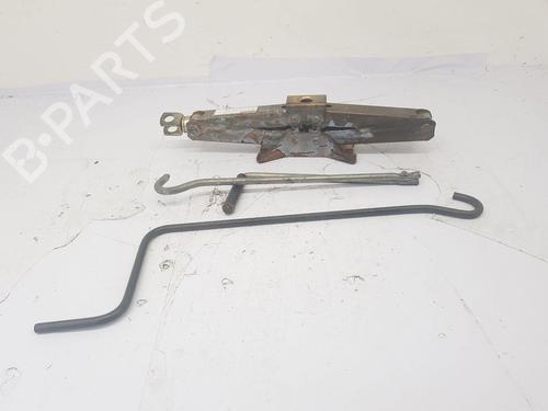 Used Jack Kit Jack Kit SUZUKI JIMNY Closed Off-Road Vehicle (SN) 1.3 16V 4WD (SN413, JB43) (82 hp) 34042776 34042776