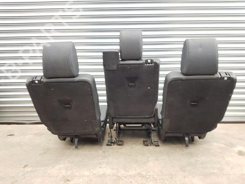 Right front seat LAND ROVER DISCOVERY IV (L319) 3.0 TD 4x4 | BP26915072C16 