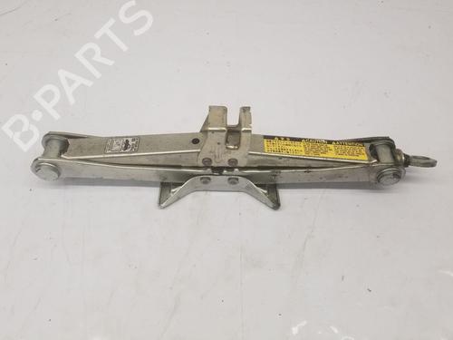 Used Jack Kit Jack Kit TOYOTA AURIS (_E15_) 1.6 (ZRE151_, ZRE151R) (124 hp) 40221731 40221731