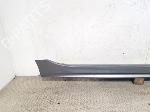 Right sideskirt BMW 1 (F40) 118 i | BP30090850C114