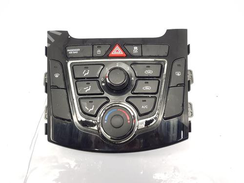 climate-control-hyundai-i30-gd-2011-31819775 main image