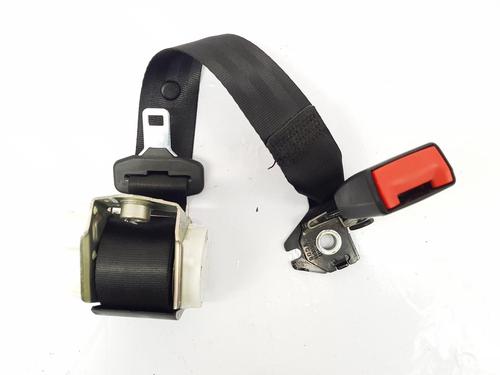 Used Rear center seatbelt FORD FIESTA VI (CB1, CCN) 1.6 TDCi (95 hp) 32003799