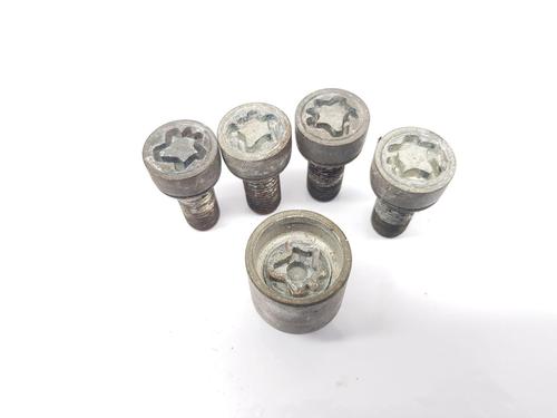 BP29738183O1 main image