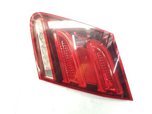 Feu de coffre droit MERCEDES-BENZ E-CLASS (W212) E 220 CDI / BlueTEC (212.001, 212.002) (170 hp) 31864351