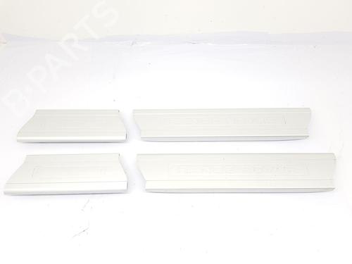 Used Right sideskirt LAND ROVER RANGE ROVER IV (L405) 3.0 TDV6 4x4 (258 hp) 32069864